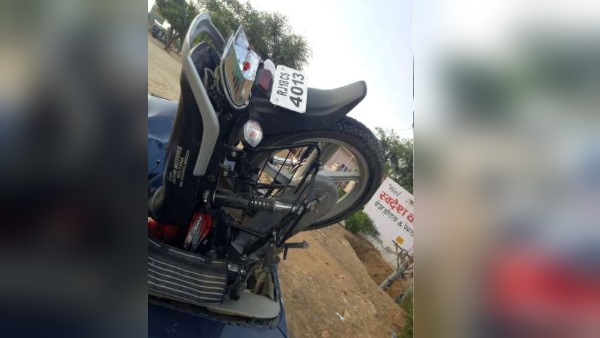 पिछला शीशा तोड़कर घुसी