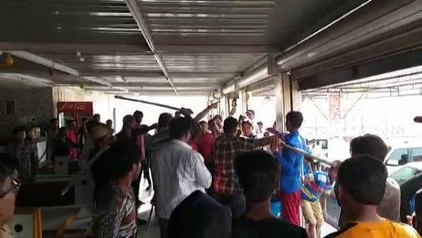 Clash in Surendranagar Water Park Rajkot, Video viral | Latest Gujarat News in Hindi Clash in Surendranagar Water Park Rajkot, Video viral | Latest Gujarat News in Hindi
