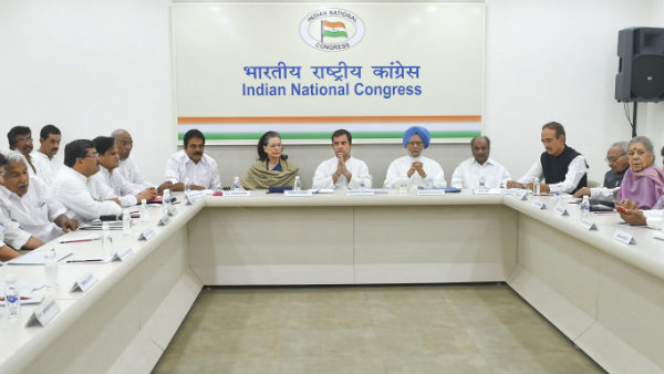 तेलंगाना में विधायक छोड़ गए पार्टी