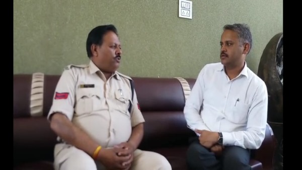 वीरता पुरुस्कार से सम्मानित