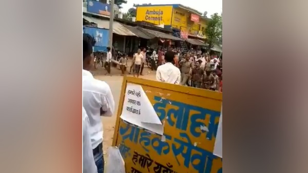 मुंह पर कालिख, जूते की माला पहनाकर बाजार में घुमाया