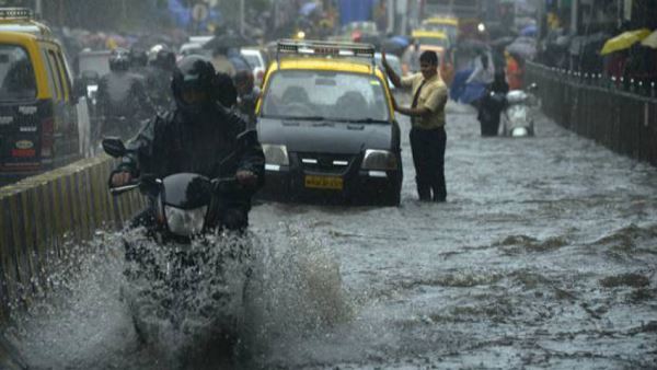 आंधी-बारिश को देख बंद की गईं उड़ानें