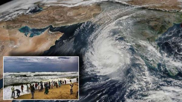 Cyclone Vayu to Hit Gujarat Coast Live Updates: Government release press brief Cyclone Vayu to Hit Gujarat Coast Live Updates: Government release press brief