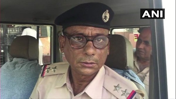 गायों की तस्करी के शक में चार लोगों की पिटाई