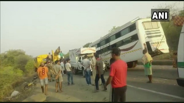 हादसे में 25 लोग बुरी तरह जख्मी