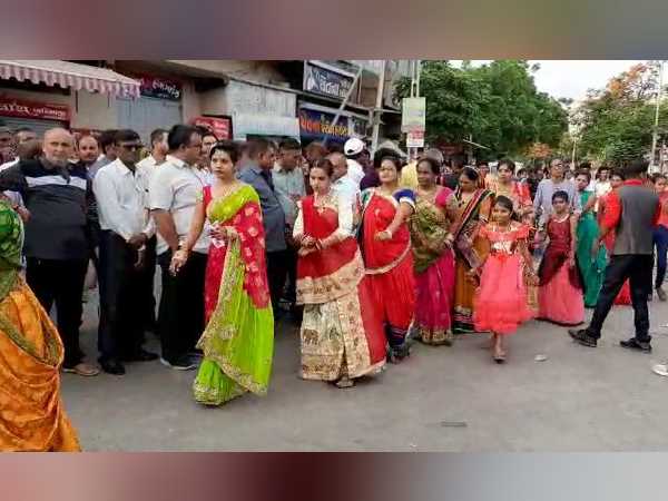 सुरक्षा की खातिर पुलिस रही मौजूद