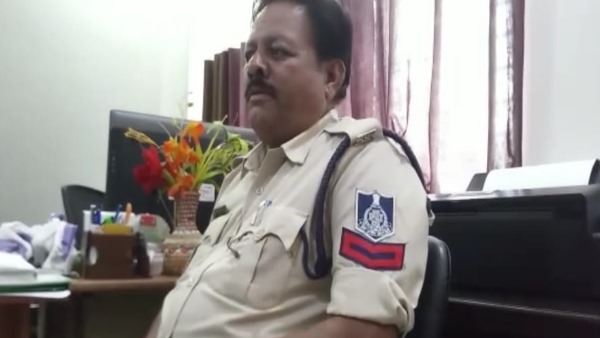 आसान नहीं पानी में योग करना