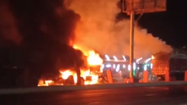 truck driver burned alive in dausa accident truck driver burned alive in dausa accident