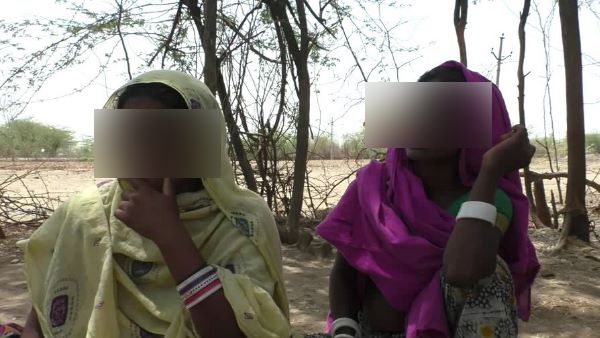 डायन की वजह से बीमार हो रही महिलाएं व बच्चे