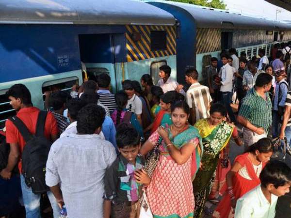 18 year old girl dies after being stuck in train general coach 18 year old girl dies after being stuck in train general coach