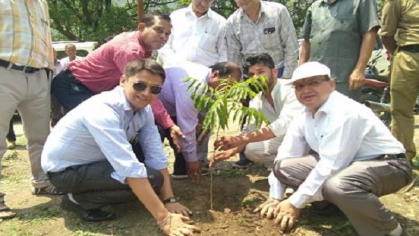 रुद्रप्रयाग के डीएम हैं मंगेश घिल्डियाल