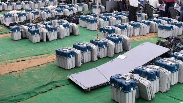 मध्य प्रदेश: सेफ रूम से EVM के कई महत्वपूर्ण हिस्से गायब! मध्य प्रदेश: सेफ रूम से EVM के कई महत्वपूर्ण हिस्से गायब!
