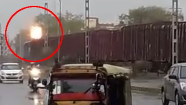 Fire in Train engine at malviya nagar puliya Jaipur Fire in Train engine at malviya nagar puliya Jaipur