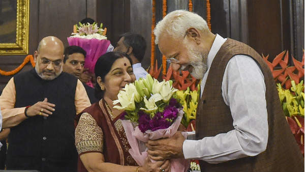 ये नेता हैं गवर्नर की रेस में