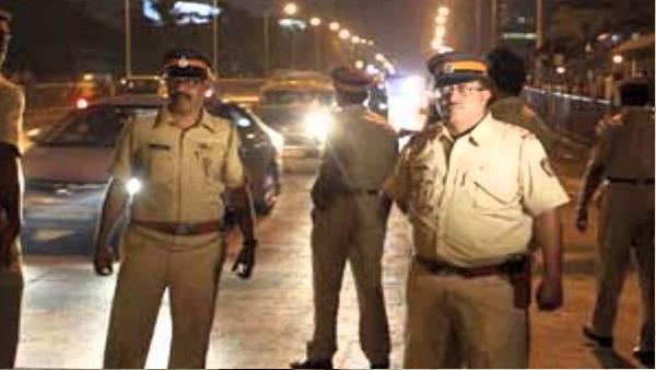 लोहे की पाट से किया था गले पर वार