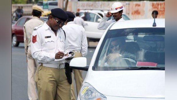 लाइसेंस रद्दीकरण की कार्रवाई करने के पुलिस के हाथ खुले
