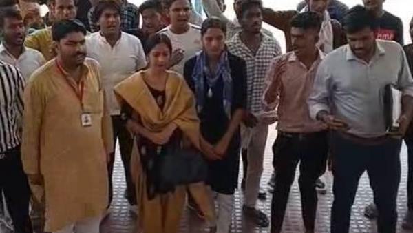 दोनों के सामने आर्थिक समस्या