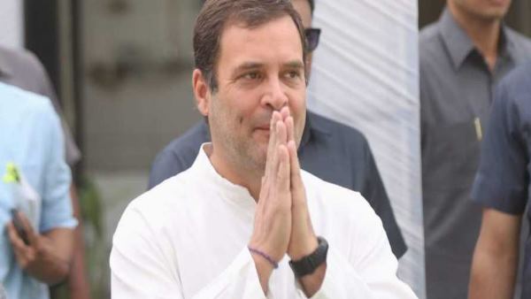 'आखिर कहां हैं कांग्रेस अध्यक्ष?'