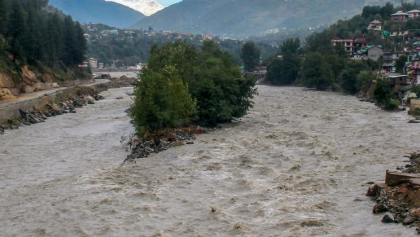 अगले चंद घंटों में हो सकती है इन राज्यों में भारी बारिश