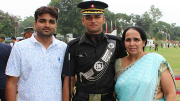पिता की ही यूनिट में बेटा ऑफिसर