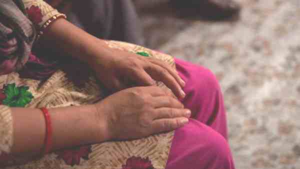 girl saved by jawans who was coming from nepal for human trafficking girl saved by jawans who was coming from nepal for human trafficking