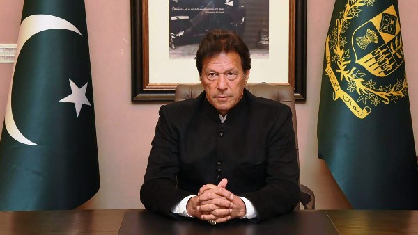Pakistan PM Imran Khan Gets Trolled For Posting Rabindranath Tagores Quote Pakistan PM Imran Khan Gets Trolled For Posting Rabindranath Tagores Quote