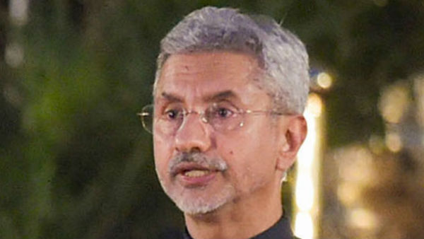 विदेशमंत्री ने गुहा को दिया जवाब
