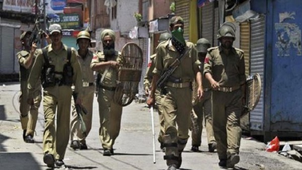 कोर्ट ने पुलिस से मांगा जवाब