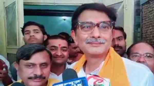 BJP workers agitation to meet MP BJP workers agitation to meet MP