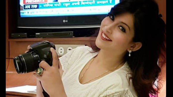 दिल्ली में बेखौफ बदमाश- पत्रकार की गाड़ी पर फेंके अंडे, नहीं रुकी तो मारी गोली दिल्ली में बेखौफ बदमाश- पत्रकार की गाड़ी पर फेंके अंडे, नहीं रुकी तो मारी गोली