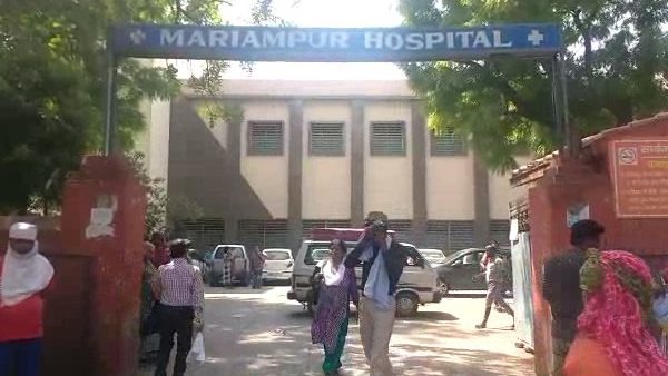 Doctor accidentally cut off a newborn baby thumb Doctor accidentally cut off a newborn baby thumb