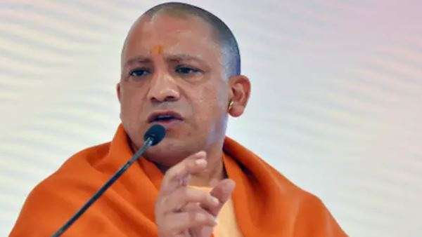 पीड़िता के पिता से योगी से मिलने से किया इनकार