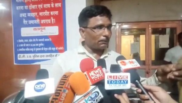couple attempts extreme step in front of cm house in lucknow couple attempts extreme step in front of cm house in lucknow