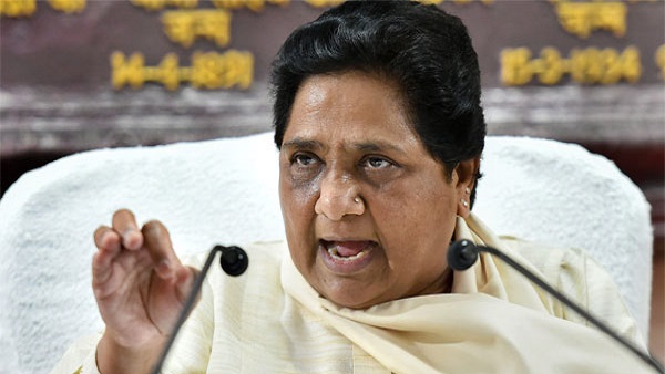 मायावती तो दोनों हाथों में लड्डू चाहतीं हैं