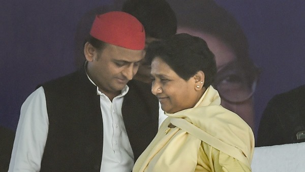 लगातार बैठकें कर रही हैं मायावती