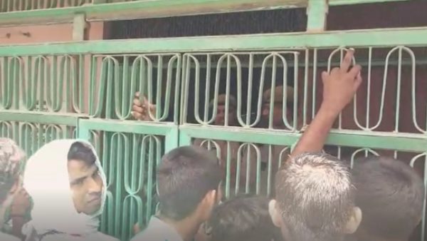 एक माह बाद निकला शव, पड़े थे कीड़े
