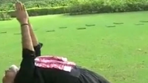 ट्रैक सूट पर भी पीएम ने पहना था 'गमछा'