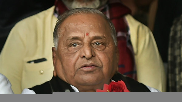 Formal Uttar Prdaesh CM Mulayam Singh Yadav admitted in Medanta Hospital In Gurugram Formal Uttar Prdaesh CM Mulayam Singh Yadav admitted in Medanta Hospital In Gurugram