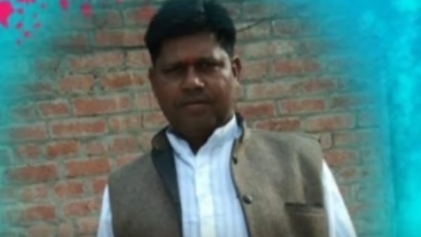 आरोपियों के घर के सामने से निकल रहे थे ग्राम प्रधान