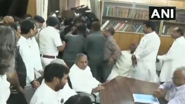 सीएम नीतीश कुमार इन दिनों मीडिया से खासे नाराज चल रहे हैं