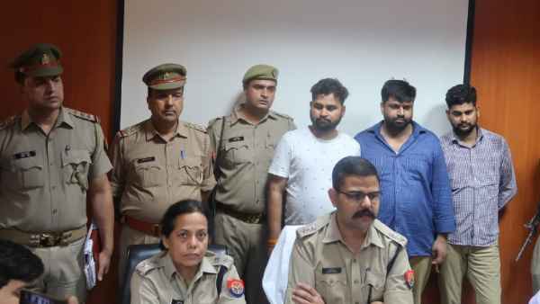 Three people arrested for cheating in fake company name Three people arrested for cheating in fake company name