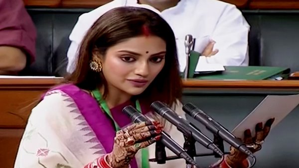 अभिनेत्री से सांसद बनीं हैं नुसरत जहां