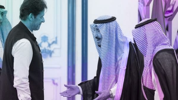 https://hindi.oneindia.com/news/international/all-nine-muslim-ministers-in-sri-lanka-s-government-and-two-muslim-governors-resigned-509792.html https://hindi.oneindia.com/news/international/all-nine-muslim-ministers-in-sri-lanka-s-government-and-two-muslim-governors-resigned-509792.html