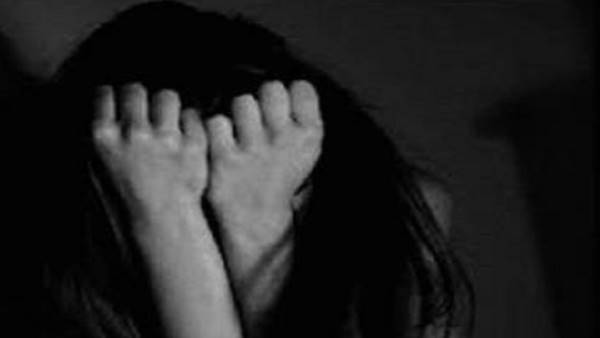 पति के पूछने पर युवती ने बताई पुष्पेंद्र की सच्चाई