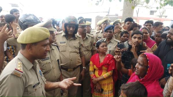 पूजा के बाद की फायरिंग