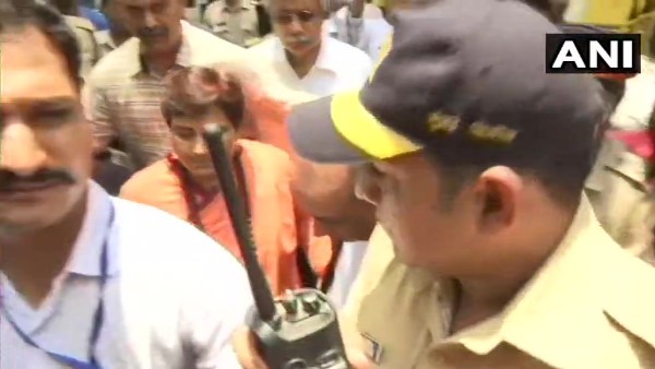 हफ्ते में एक बार पेश होने का कोर्ट ने दिया था आदेश