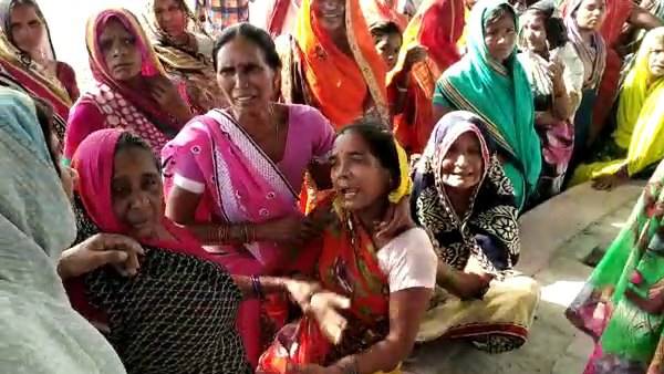 मौके पर पहुंचे आलाधिकारी