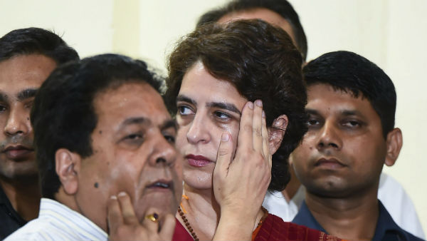 कार्यकर्ताओं पर निकाली भड़ास