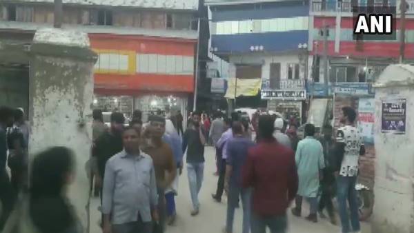 jammu and kashmir: Terrorists lobbed a grenade at Pulwama police station jammu and kashmir: Terrorists lobbed a grenade at Pulwama police station
