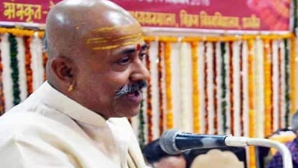 कोर्ट ने निलंबन पर लगाई रोक